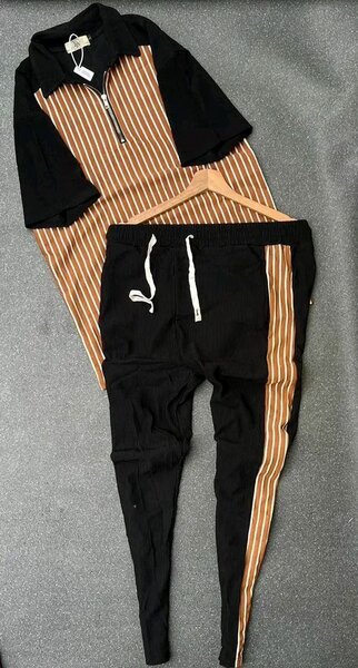 Ensemble de survêtement moderne