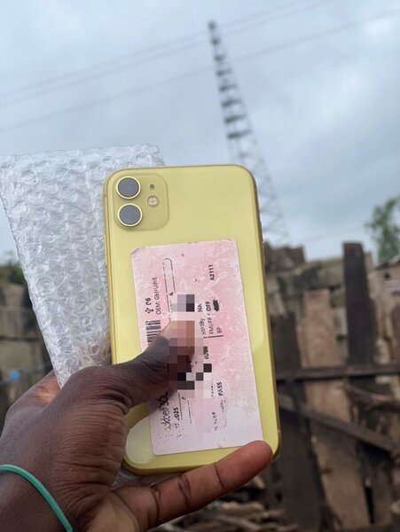 Smartphone jaune élégant