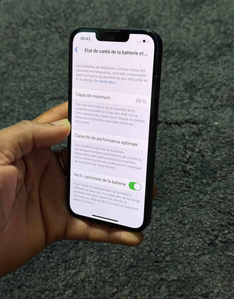 iPhone 13 simple noir