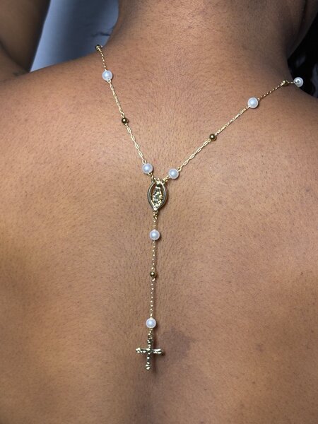 Chapelet doré avec perles