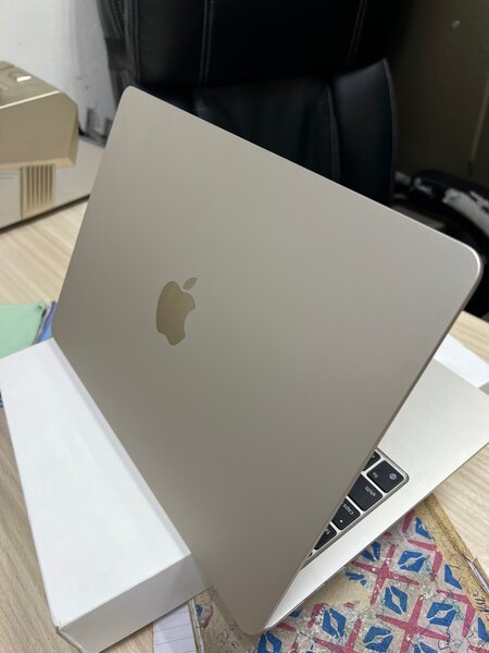 MacBook Air M2 (2022)