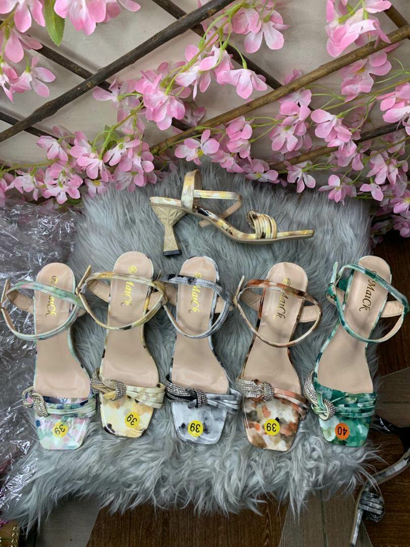 Sandales à talons élégantes