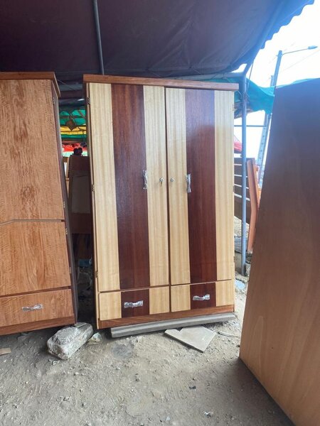 Armoire en Bois Élégante