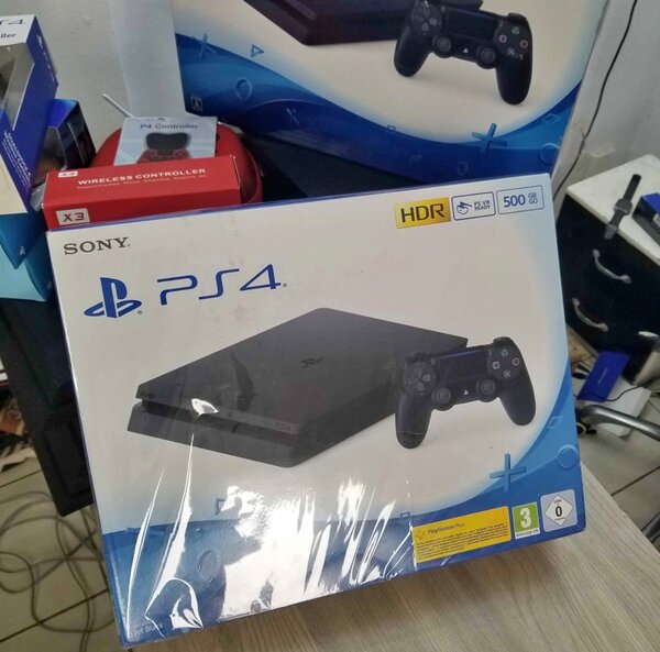 Sony PS4 500 Go Console