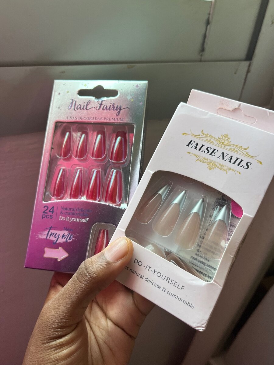 Set de faux ongles + colle