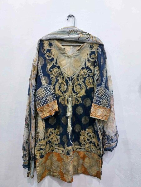 Beautiful stitched 2pc dress