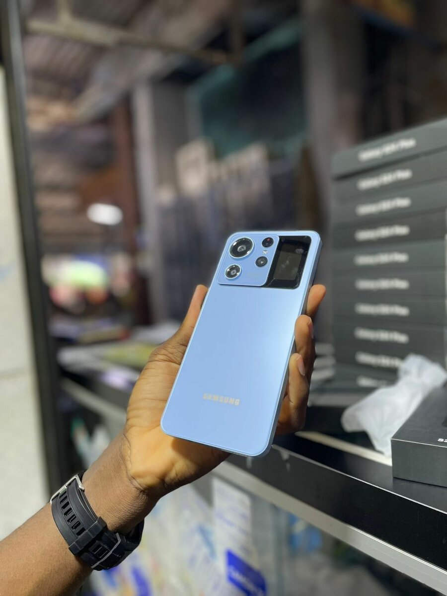 Samsung galaxy S24 plus 256GB 8GB RAM Première copie conform