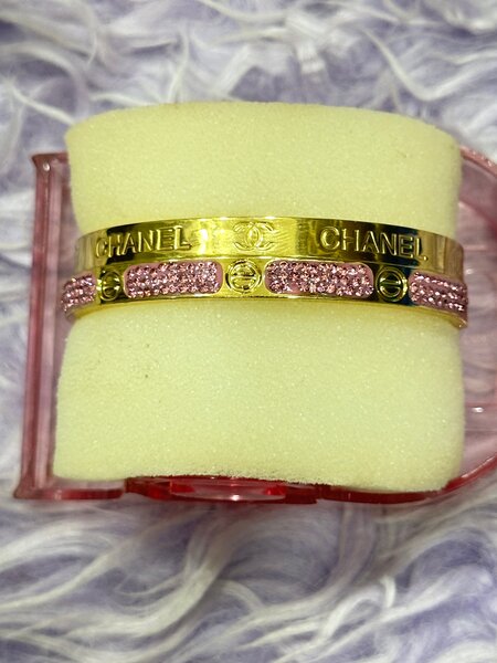 Bracelets en or et strass rose