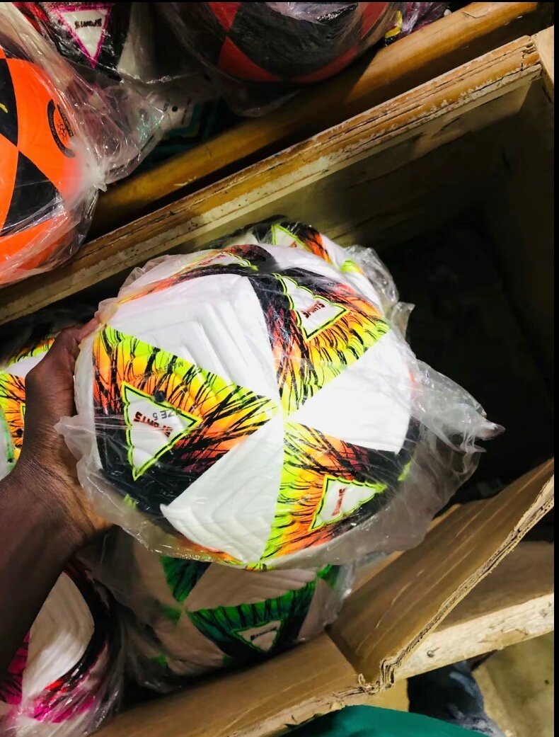 Ballon de football multicolore