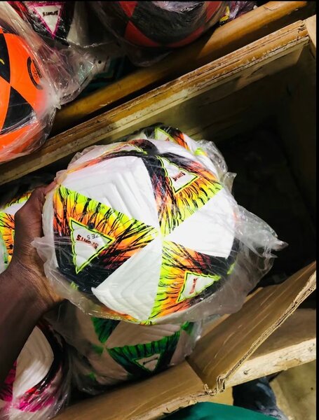 Ballon de football multicolore