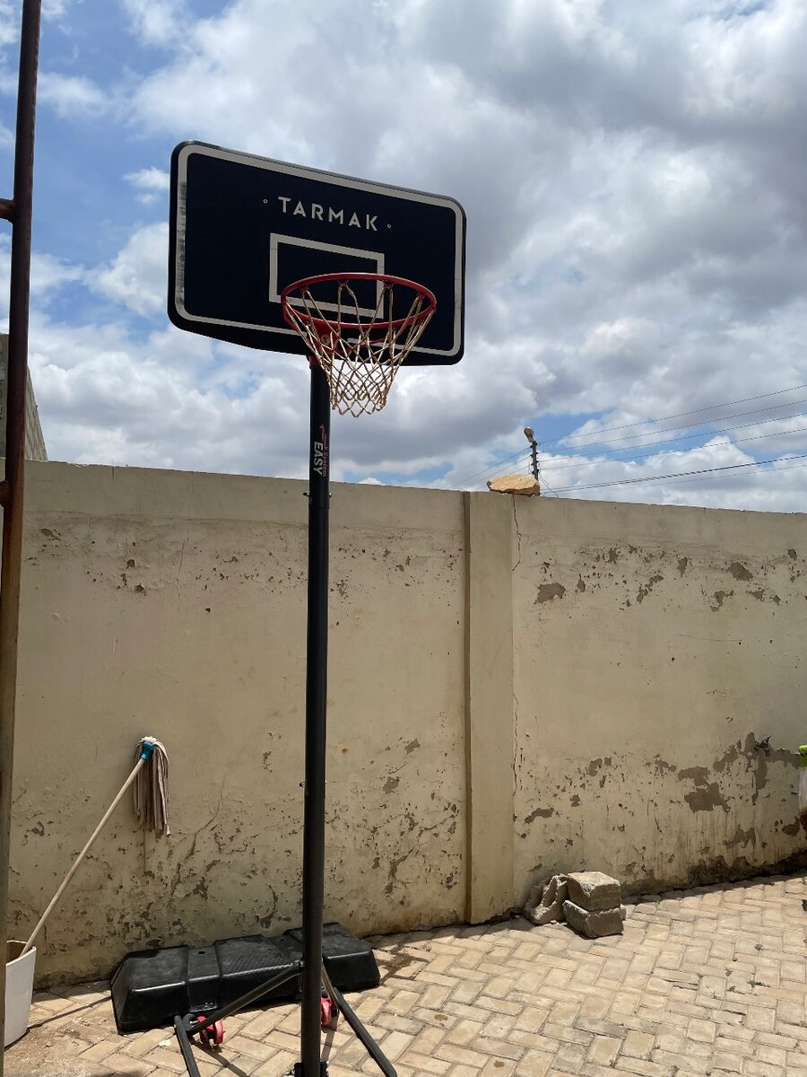 Basketball hoop