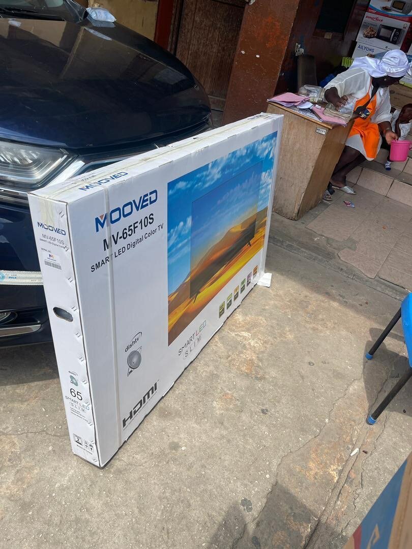Mooved 65 inches smart Digital satellite 4K HDR TV