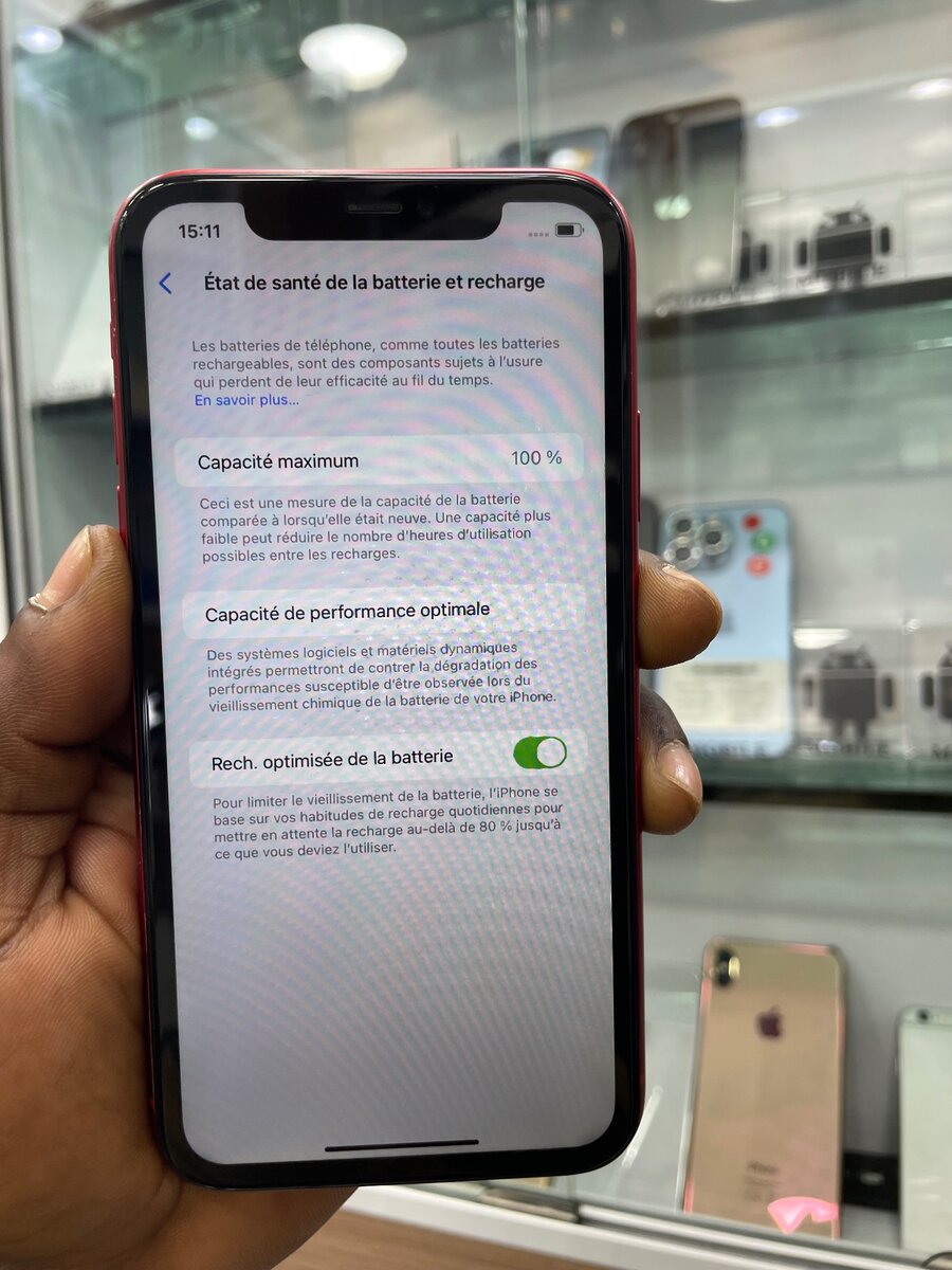 iPhone 11 simple 64Go tout passe propre
