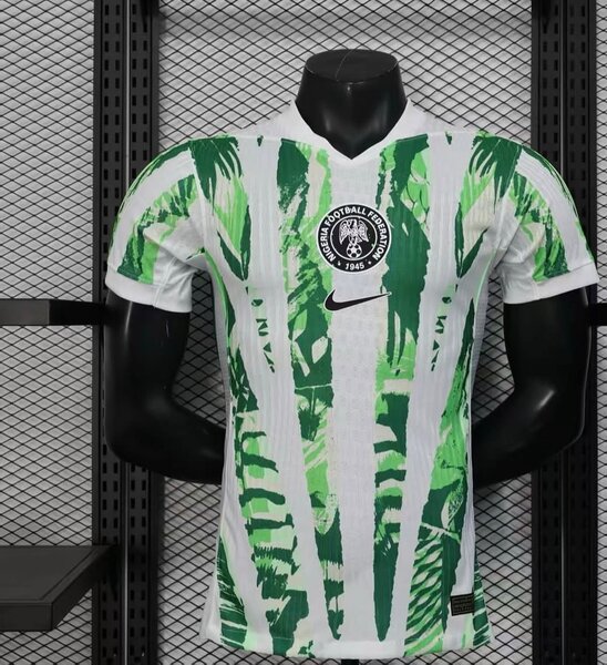 Maillot de football vert et blanc
