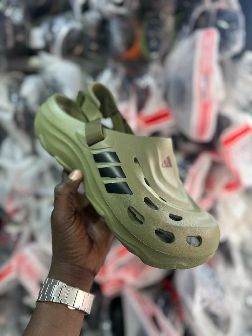 Sabots confortables unisexes modernes