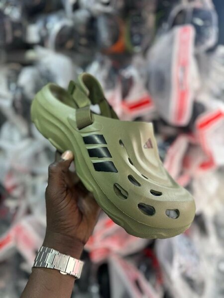 Sabots confortables unisexes modernes