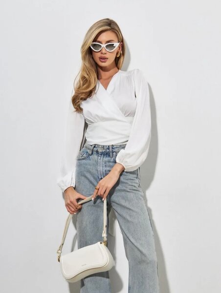 Атласная блузка на запах