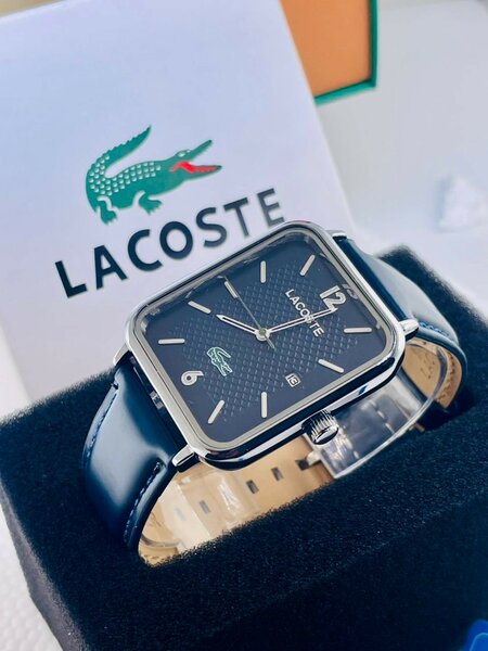 Montre Lacoste rectangulaire élégante