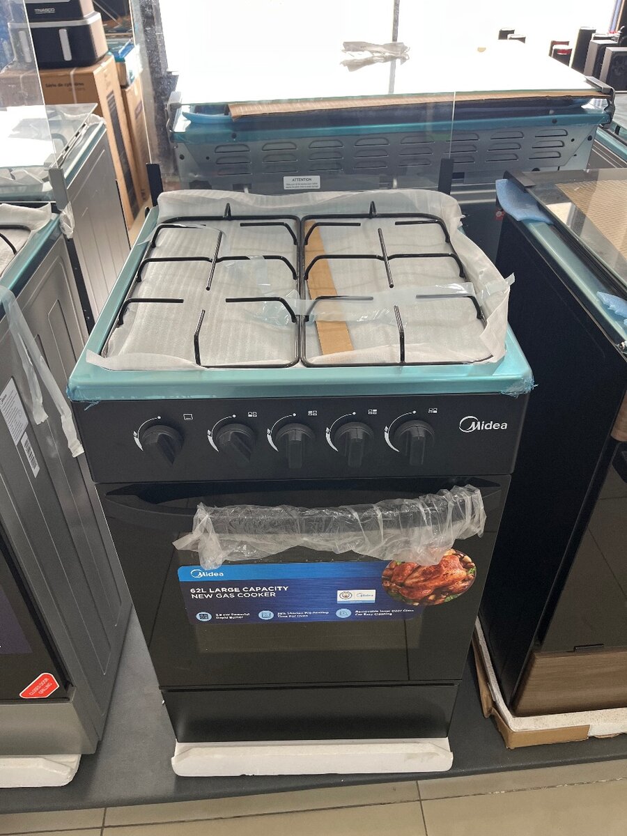 Cuisinere avec four midea