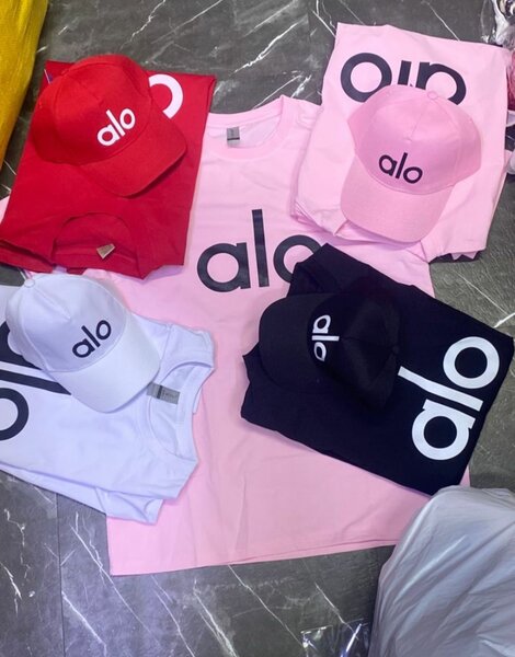 T-shirts et casquettes Alo