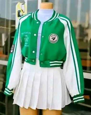 Jupes Plissées avec Vestes