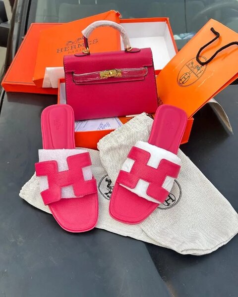 Ensemble sac et sandales luxueux