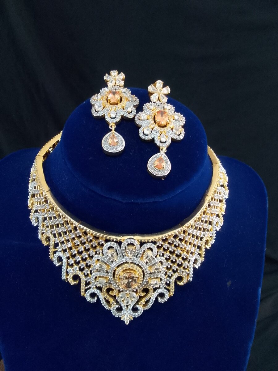 Bridal and occasional choker