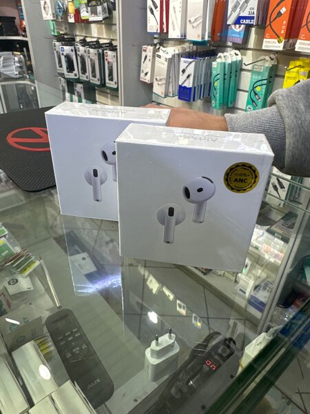 AirPods4
