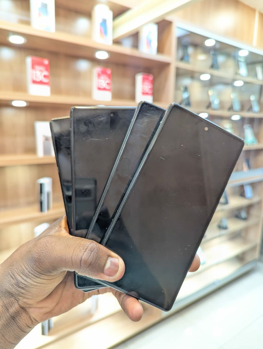 Google pixel 6 5G (Free screen protector)