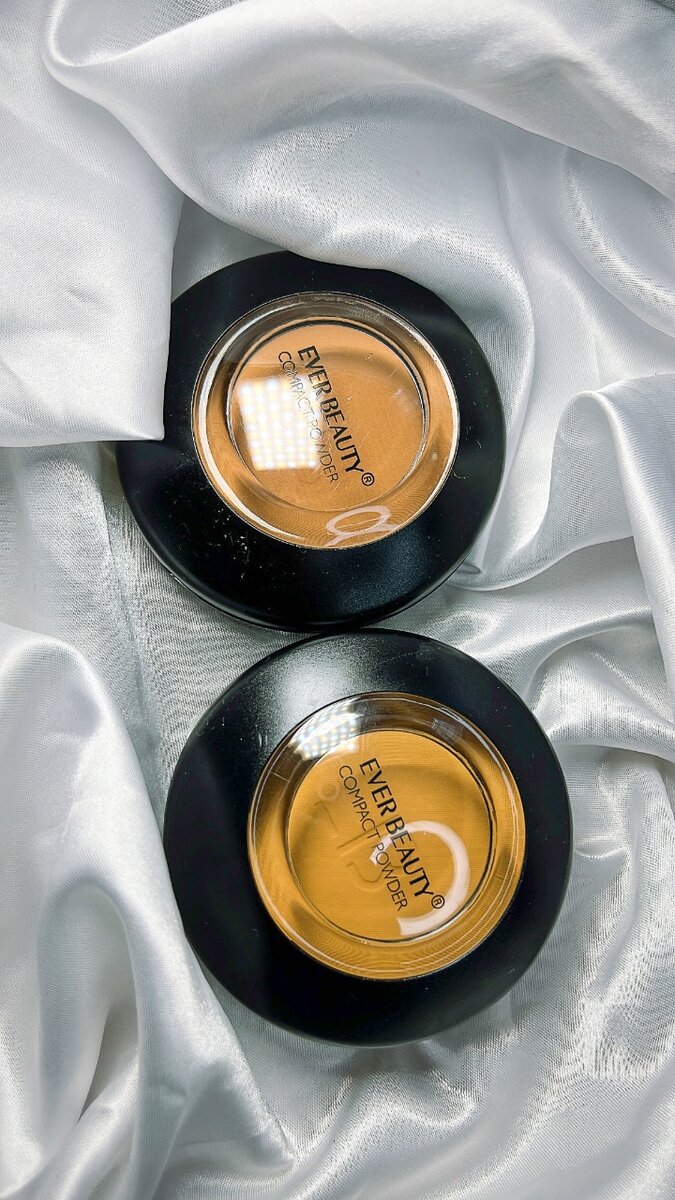 Poudre compacte EVER BEAUTY