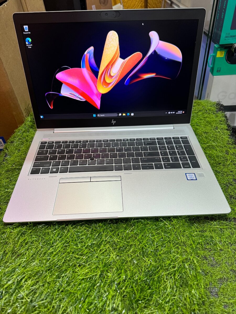 HP EliteBook 840 G5 RAM 16GB Intel Core i5 SSD 256GB FROM UK
