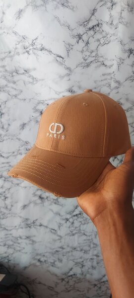 Casquette beige élégante