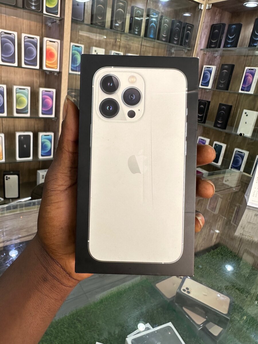 iPhone 13 Pro Max 128gig in box