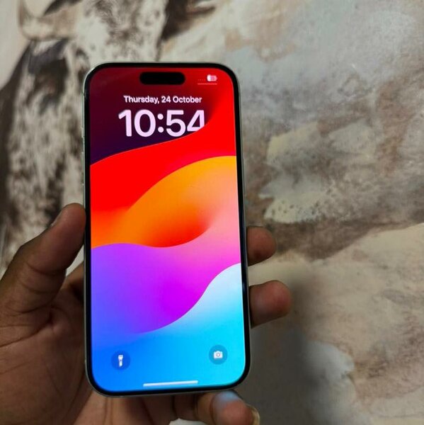  Apple iPhone 15 128GB Green