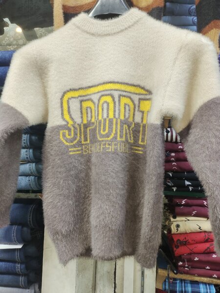 Sweatshirt