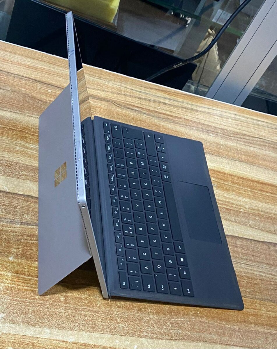 PC Microsoft Surface Pro 4