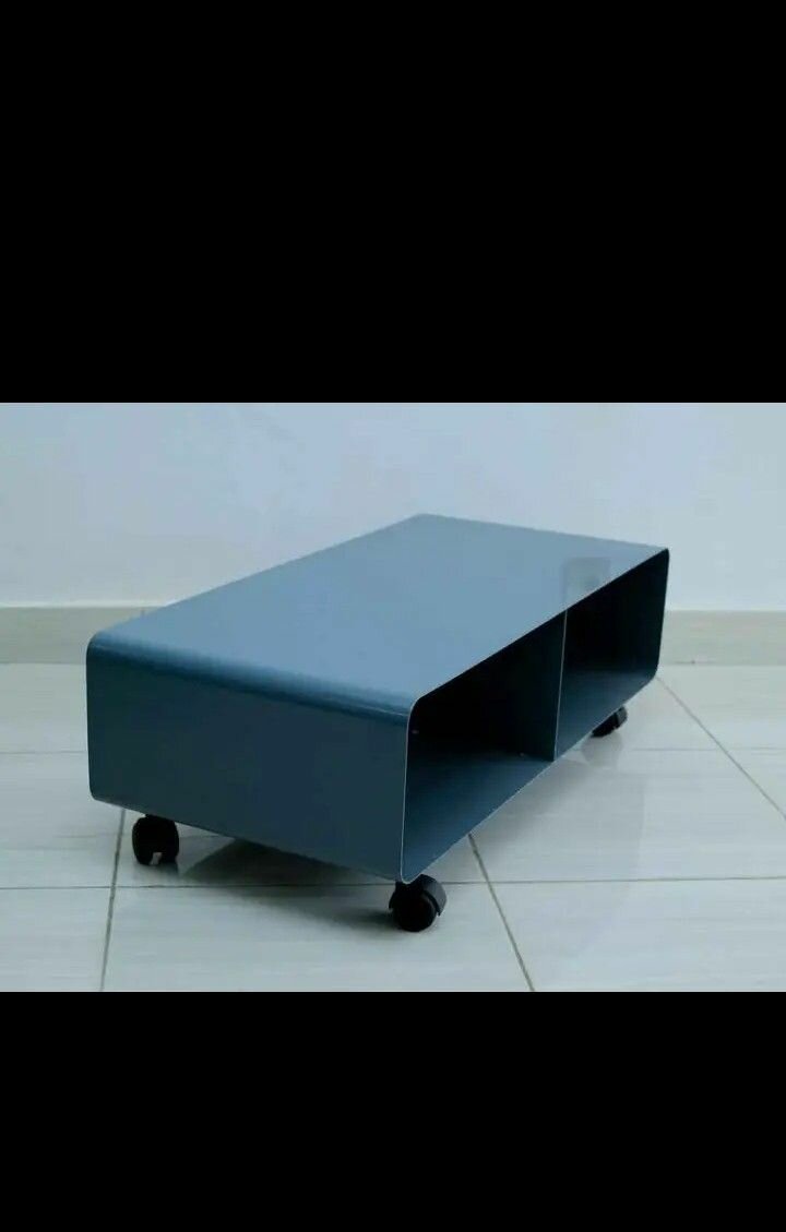 Table basse moderne à roulettes