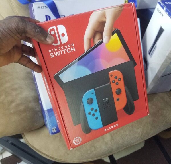 Nintendo Switch OLED Rouge