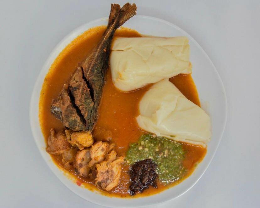 Plat Riche en Fufu et Viande
