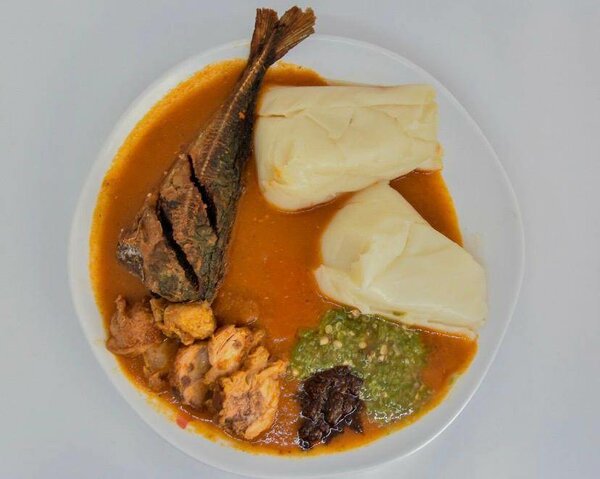 Plat Riche en Fufu et Viande