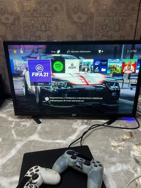 Плейстейшн 4 слим