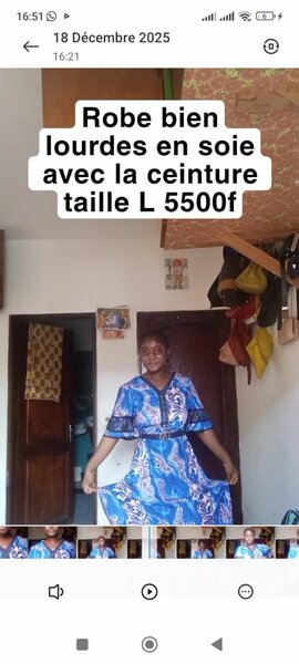 Robe en soie avec ceinture