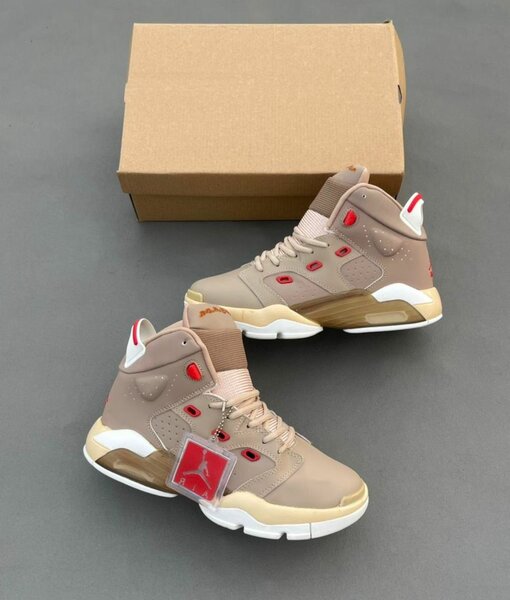 Sneakers en cuir beige sport
