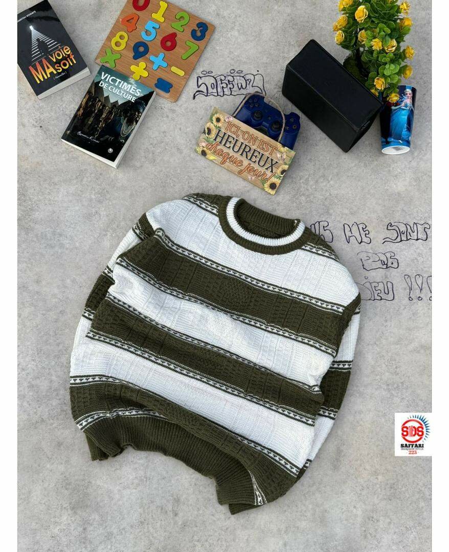 Pull rayé vert et blanc