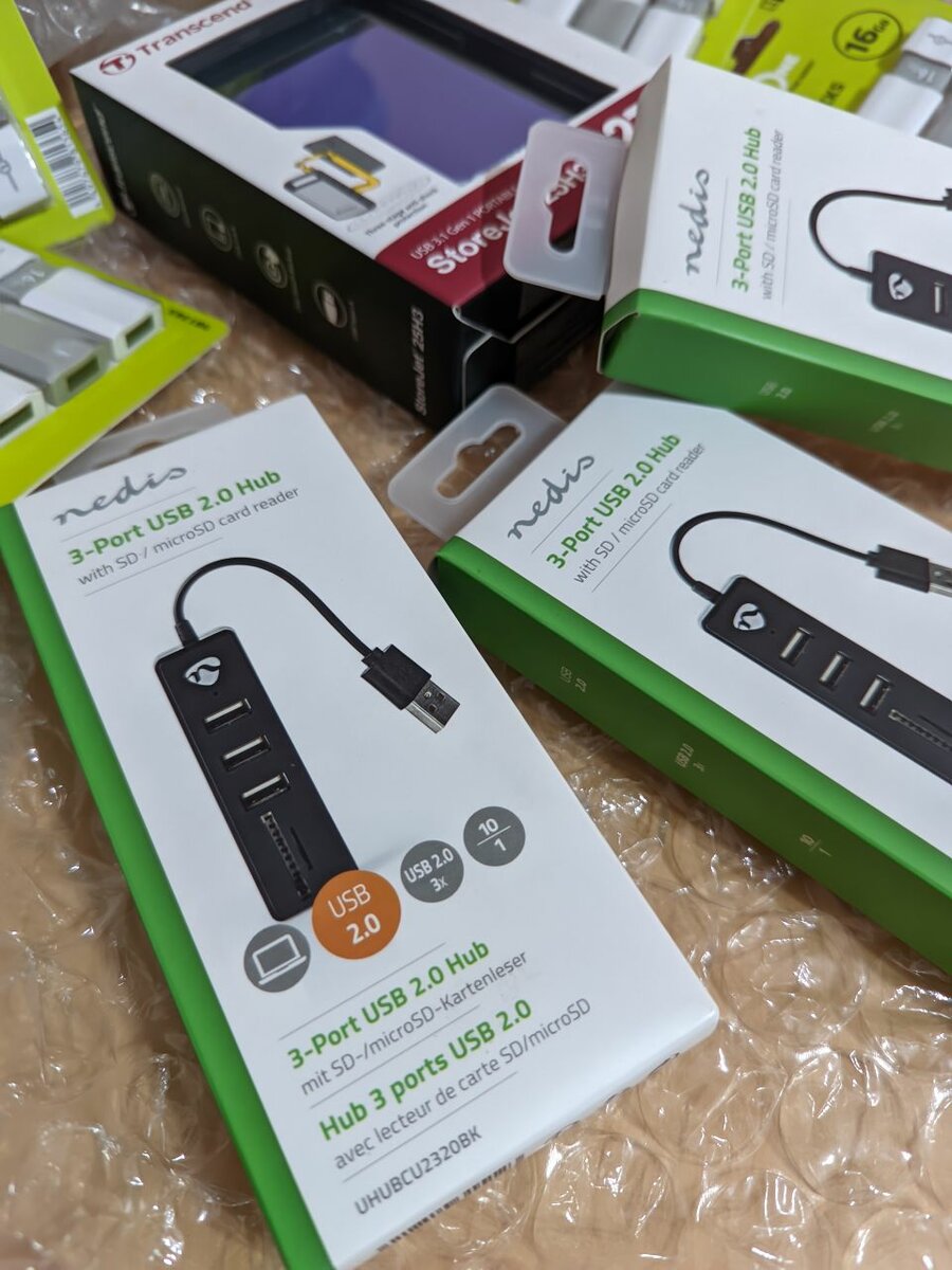 Connecteur USB et micro SD