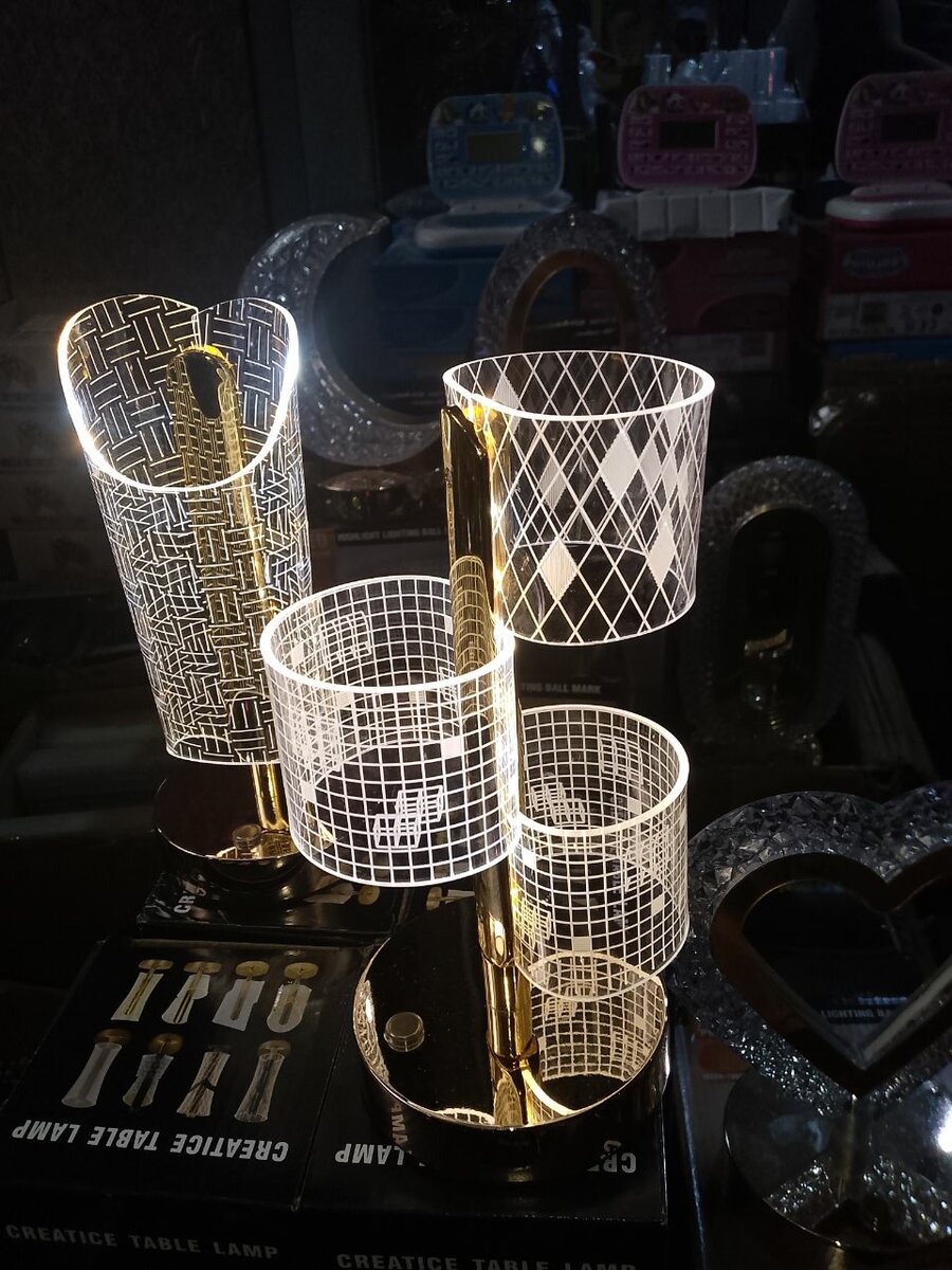 Lampe de table LED design moderne