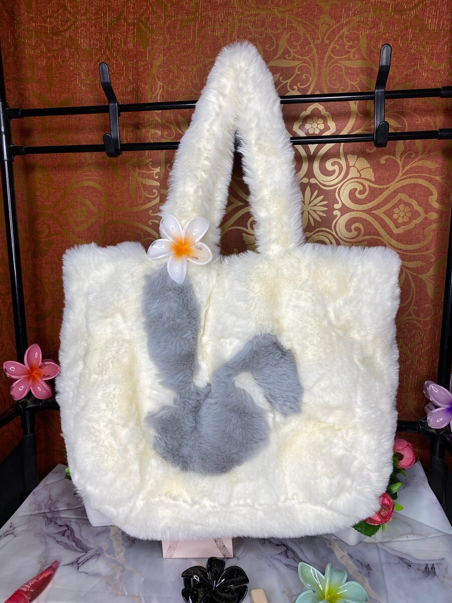 Sac fourrure blanc motif lapin