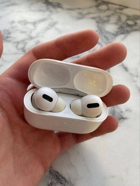 AirPods Pro (1st generation)