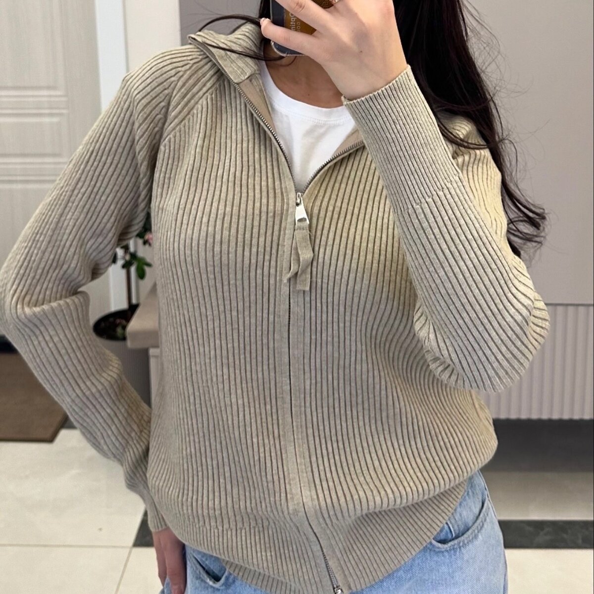 Кофта на замке