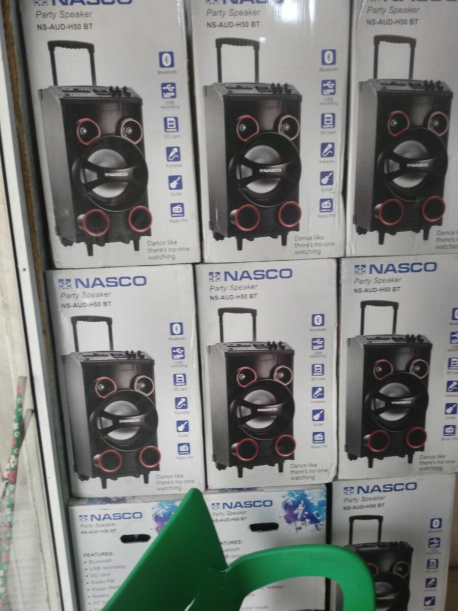 PARTY SPEAKER CHARGEABLE